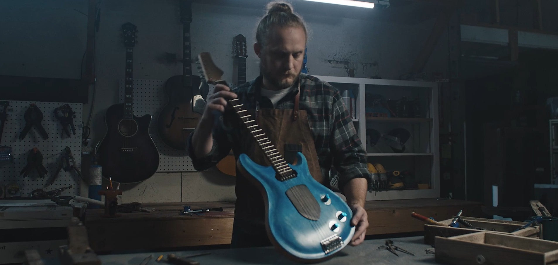 Load video: Friedrich® Guitar Spot